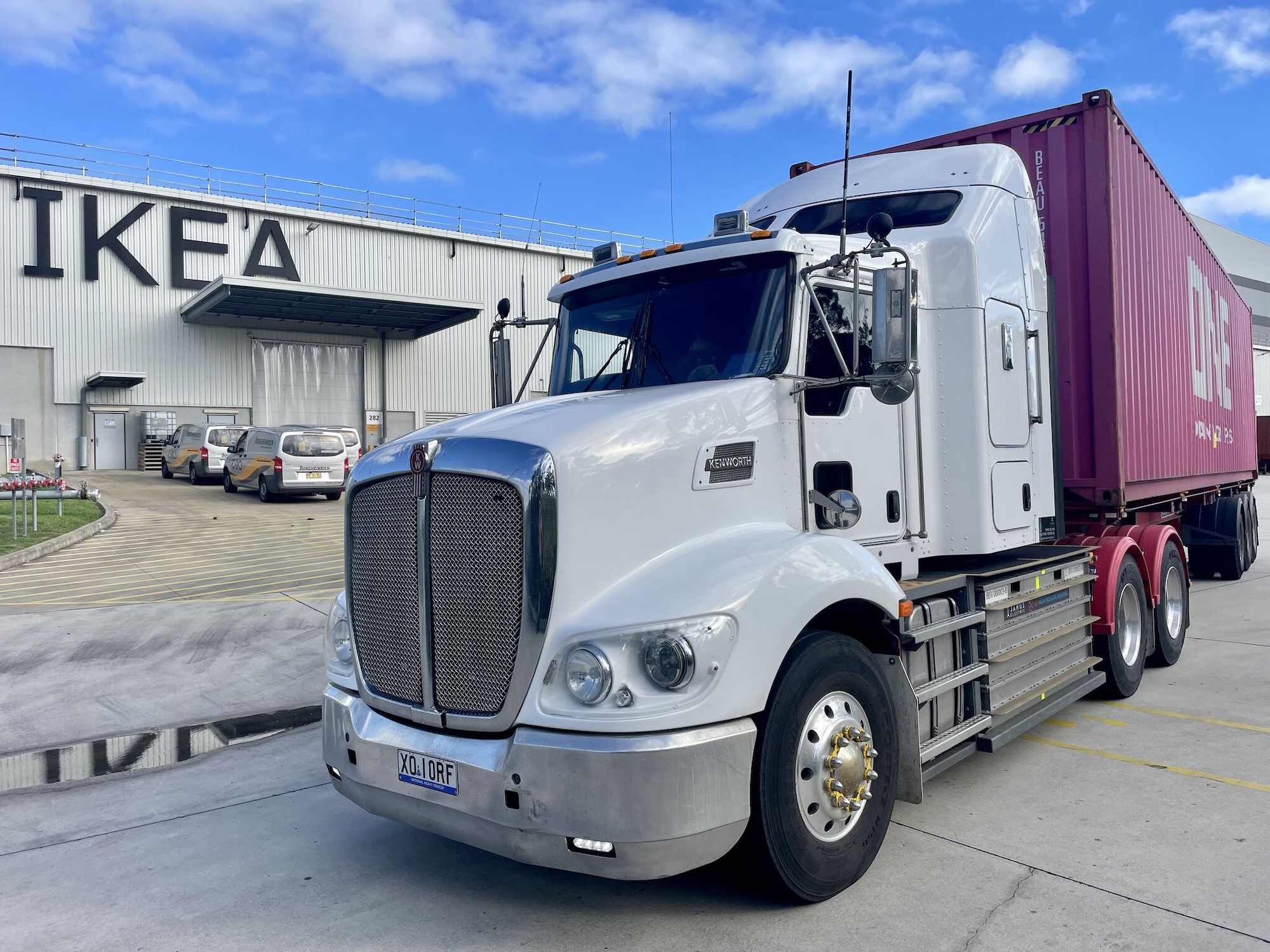 Janus Electric announces major US electric truck conversion deals
